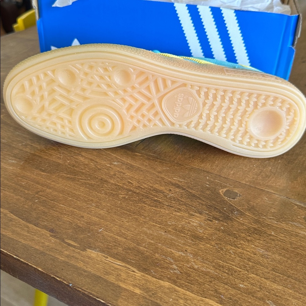 NWT Adidas Handball Spezial Woman’s Blue and Yellow Sneakers - Picture 3 of 6